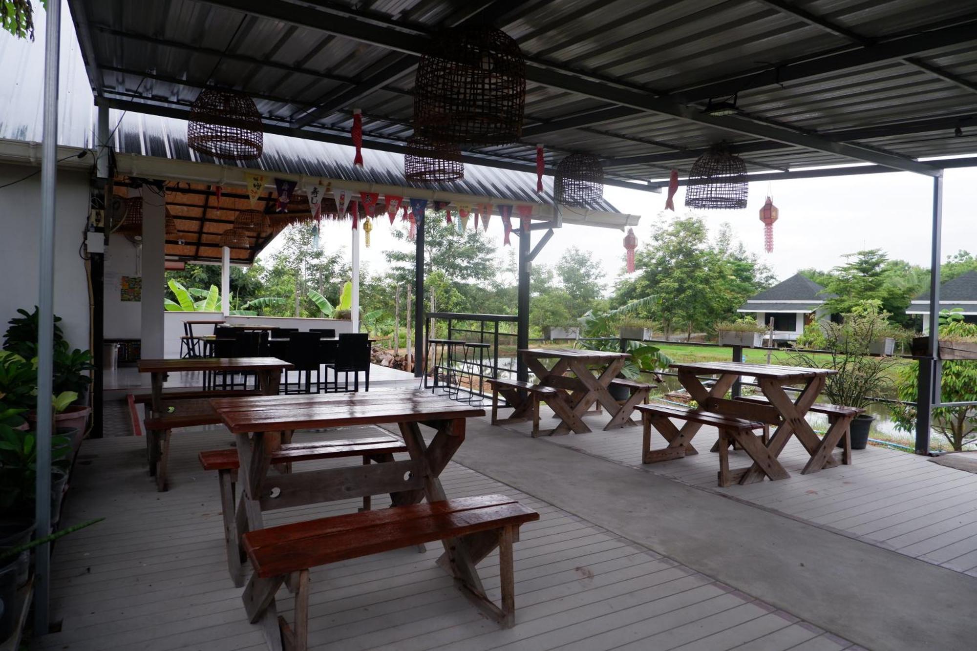 Nok Chan Mee Na Chom Thong Bagian luar foto
