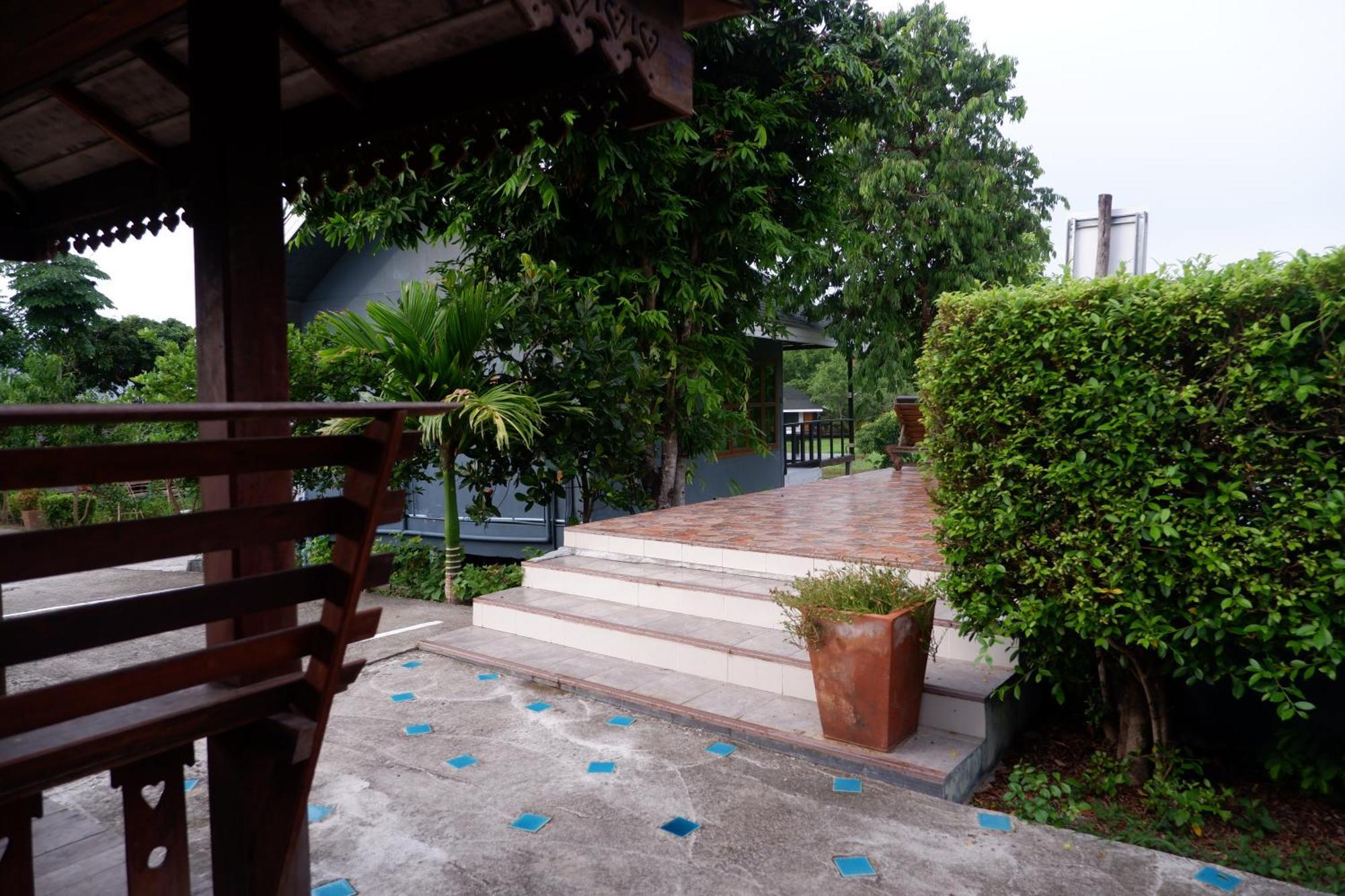 Nok Chan Mee Na Chom Thong Bagian luar foto