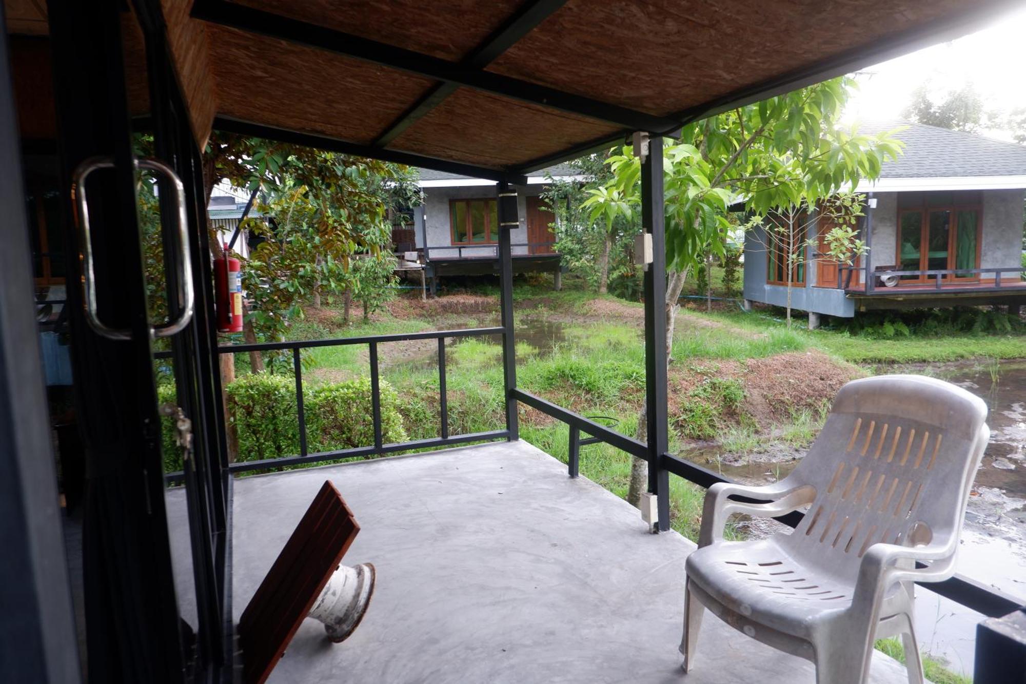 Nok Chan Mee Na Chom Thong Bagian luar foto
