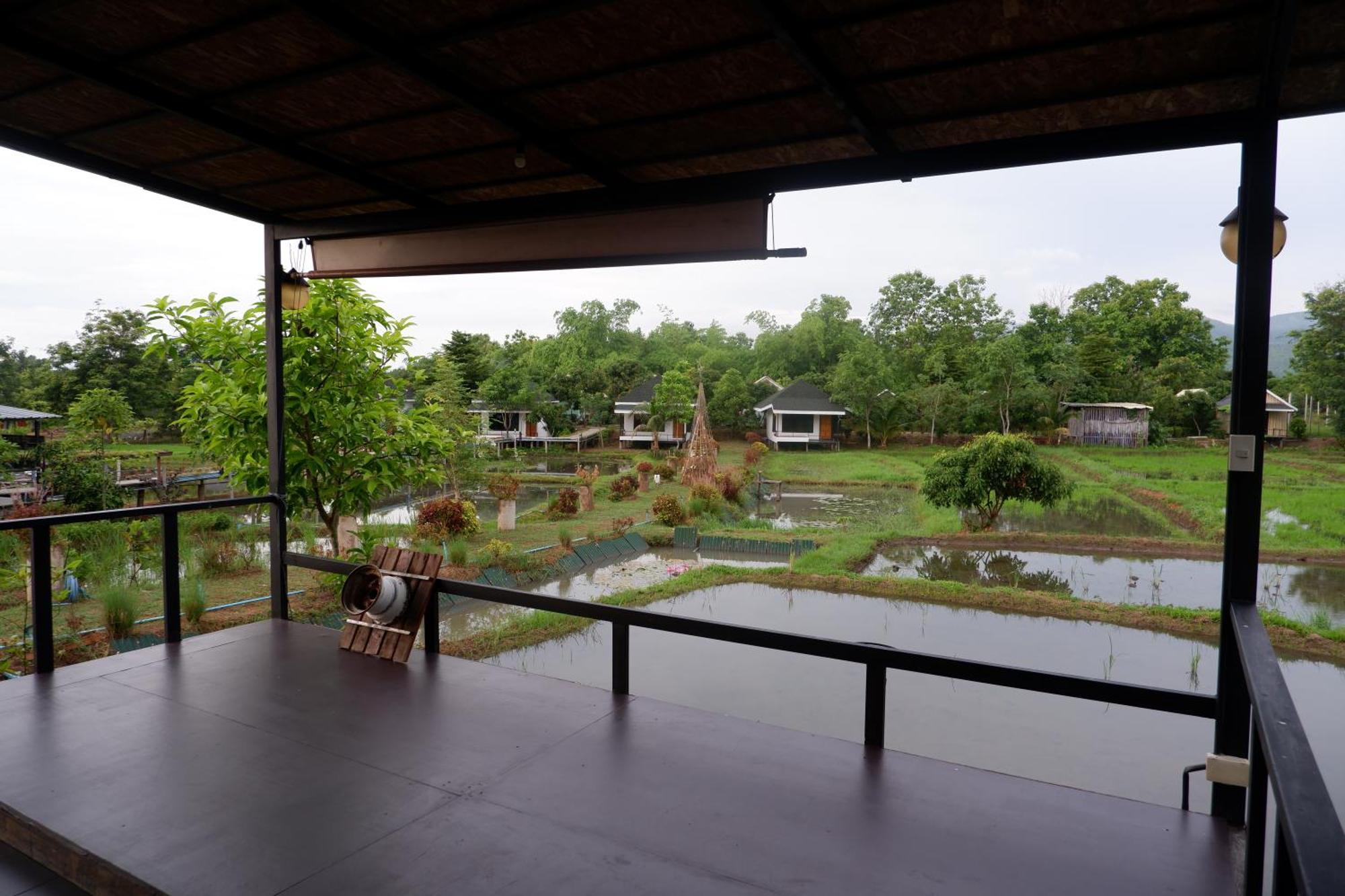 Nok Chan Mee Na Chom Thong Bagian luar foto