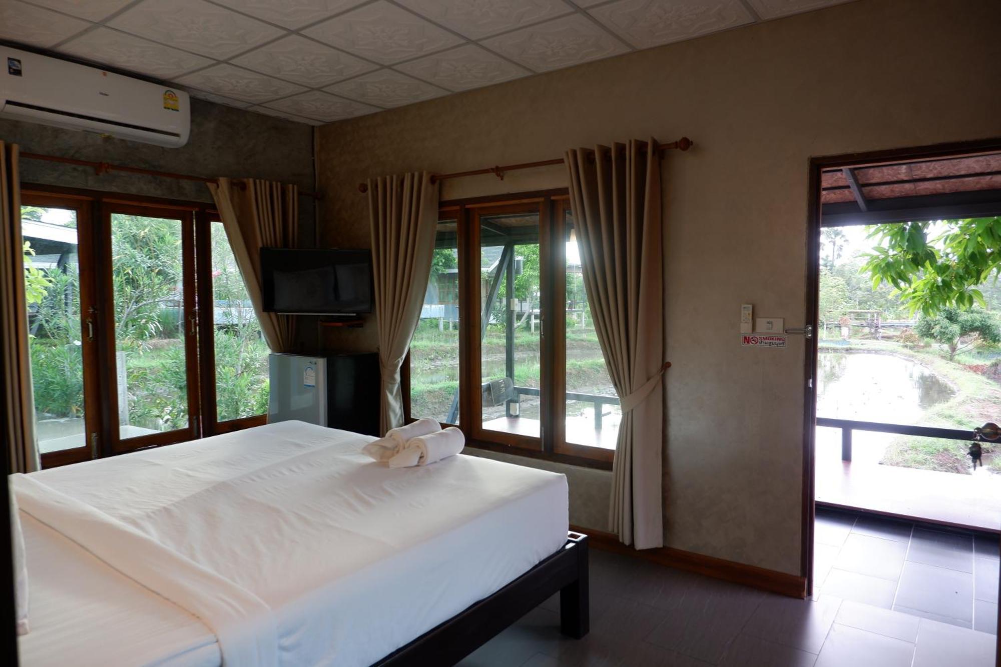 Nok Chan Mee Na Chom Thong Bagian luar foto