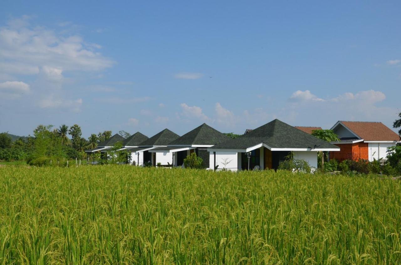Nok Chan Mee Na Chom Thong Bagian luar foto